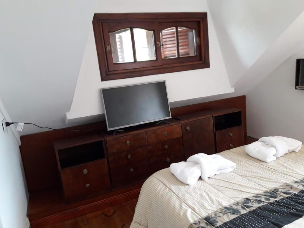 Posada Villa Club, Apart 3 Cerca Del Aeropuerto El Palomar Hurlingham エクステリア 写真